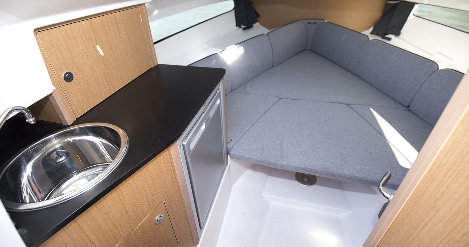 Flyer 8 Sundeck Interior